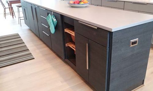 Kitchen cabinets and island Von Tobel